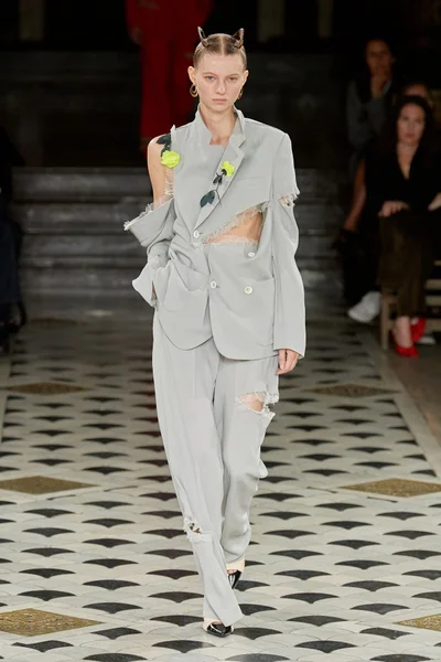 Look 2